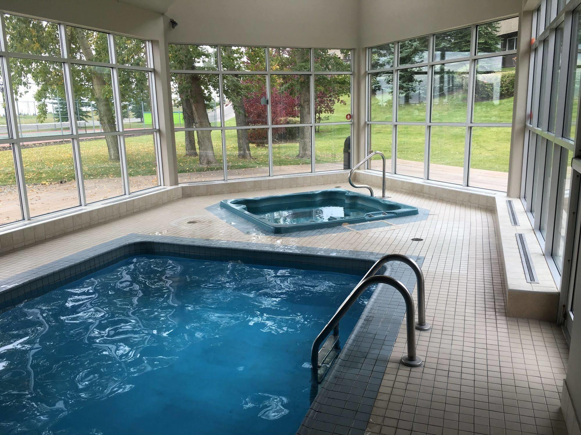 Olympic Suites Calgary Bagian luar foto