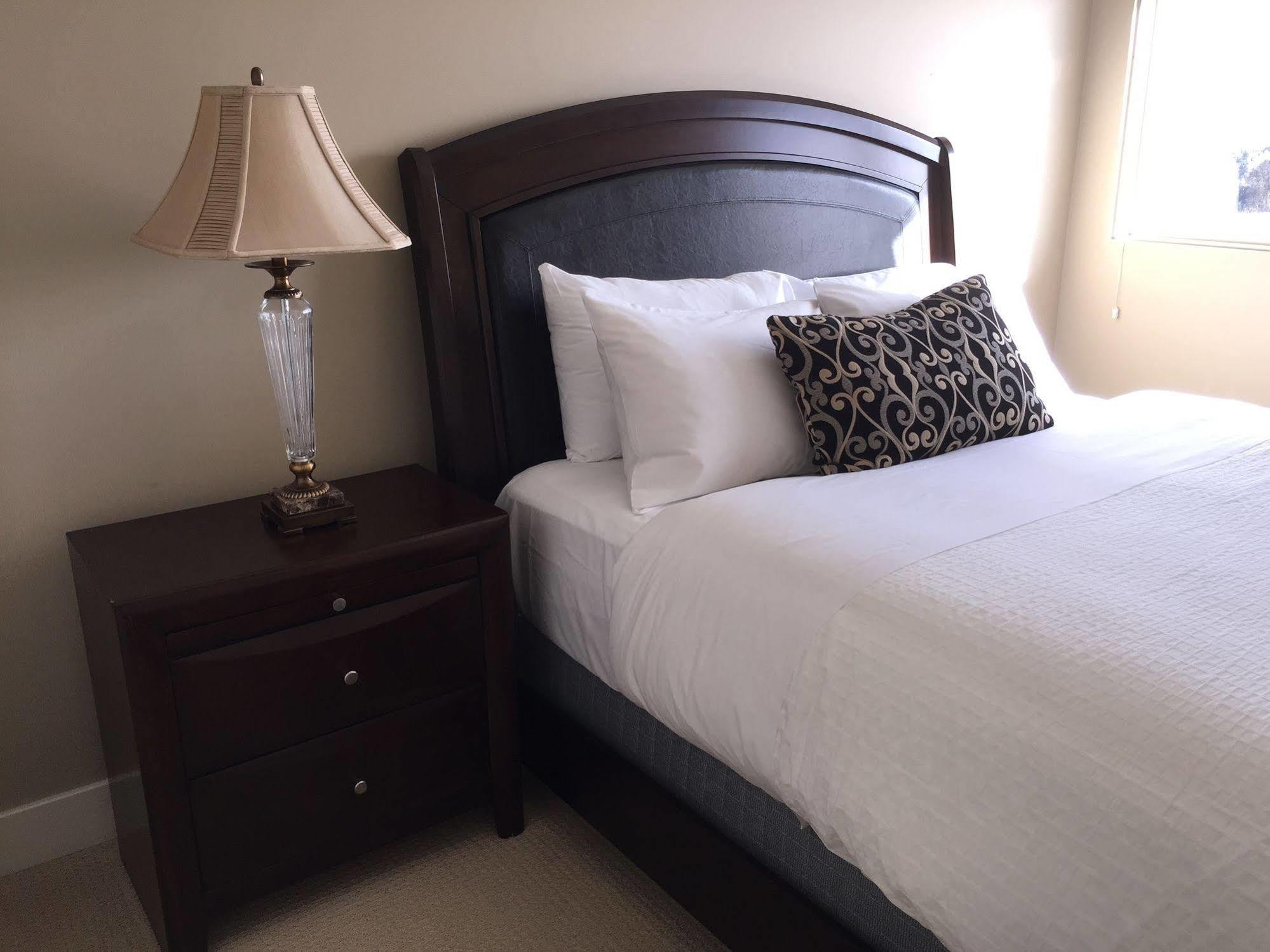 Olympic Suites Calgary Bagian luar foto