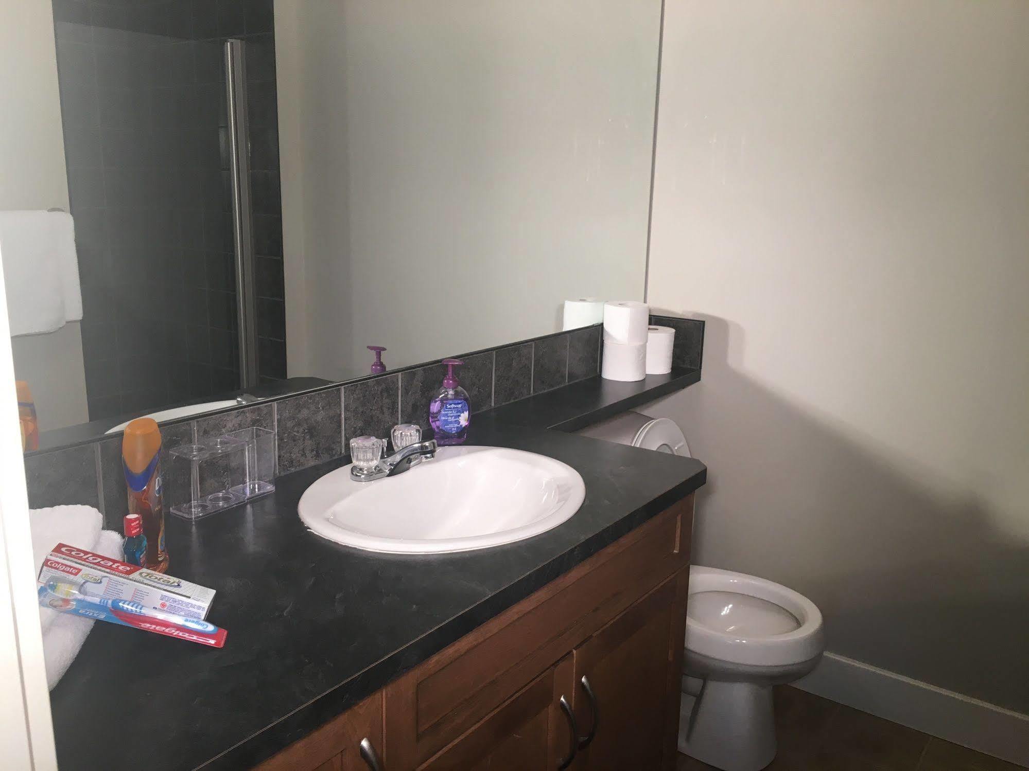 Olympic Suites Calgary Bagian luar foto